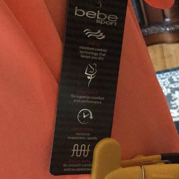 🌼NWT BEBE SPORT 3X MOISTURE WICKING TOP - Picture 10 of 12